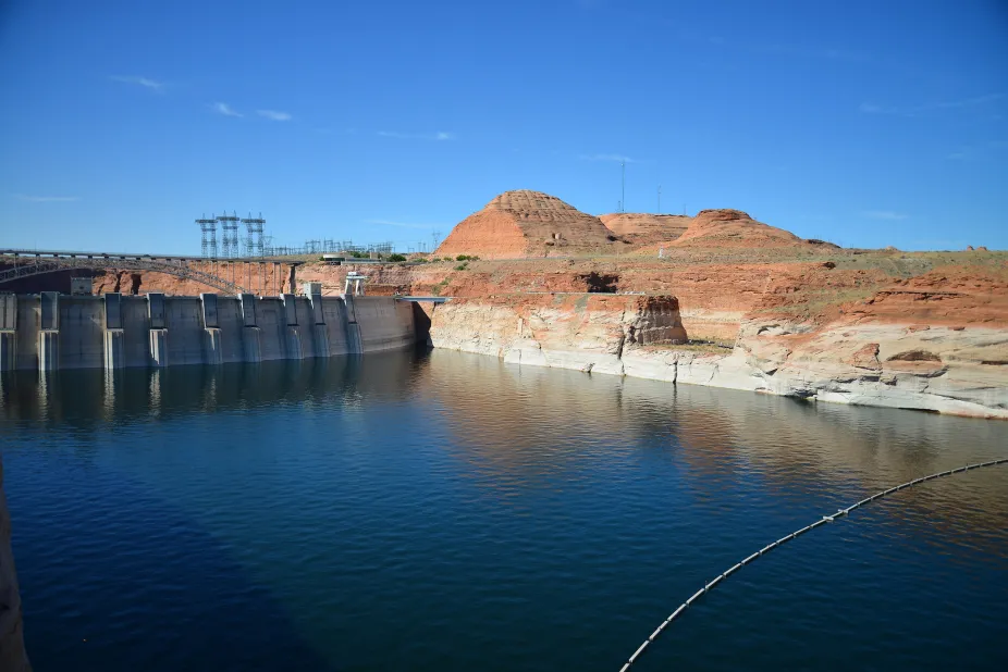 photo of the Glen Canyon Dam hydropower generating complex at Lake Powell, on the Utah-Arizona border
