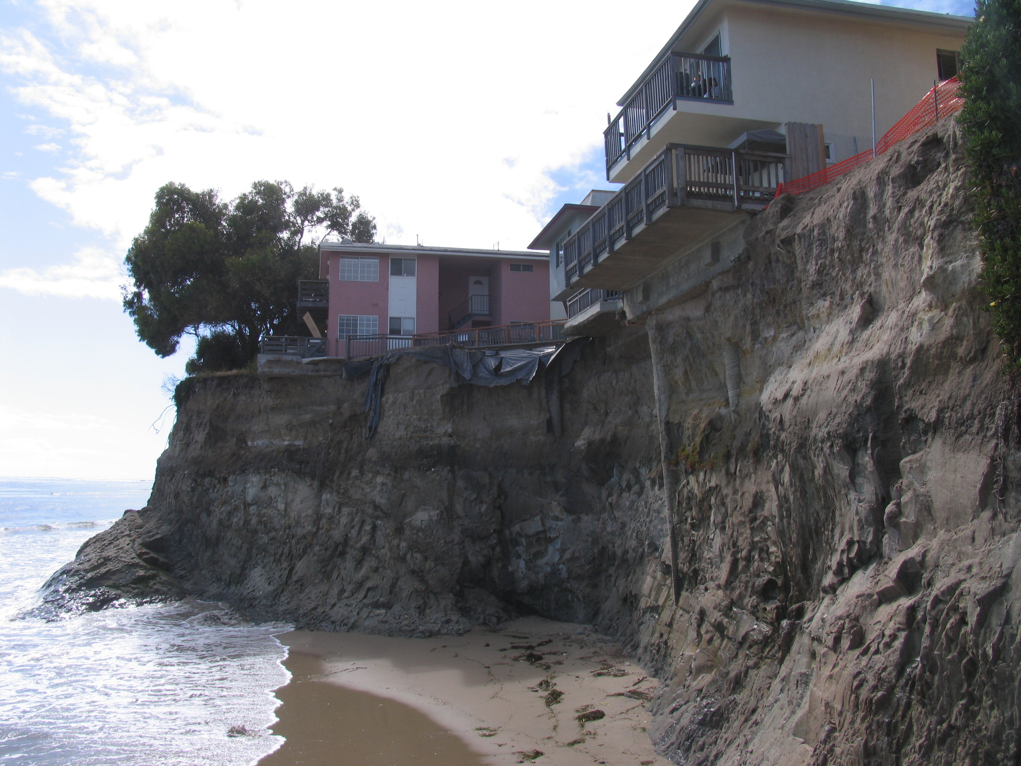 Coast like. Абразия и термоабразия. Isla Vista Beach. Волноприбойная ниша. Shoreline meaning.