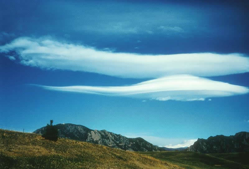 Lenticular clouds